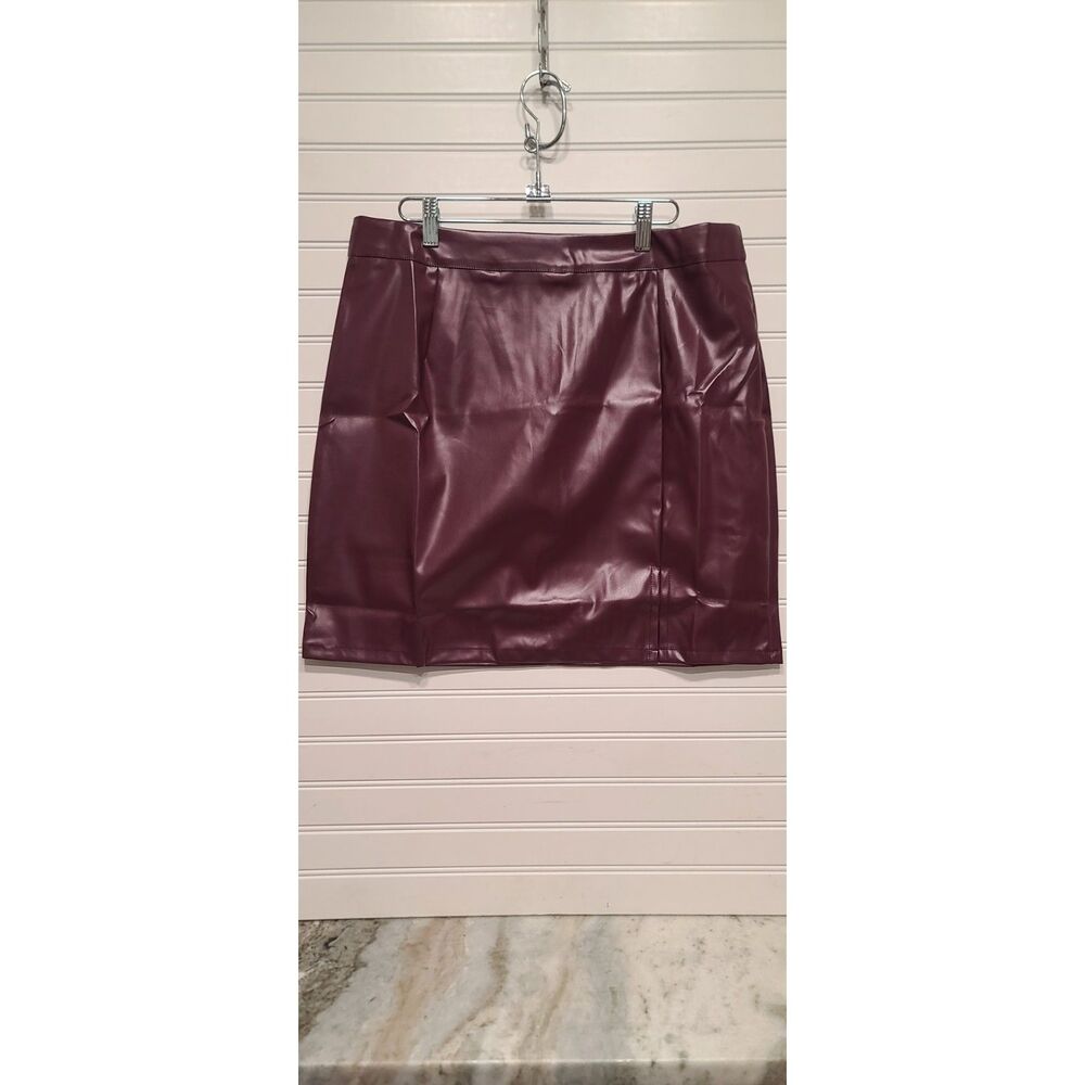 Cupshe Maroon Faux Leather Mini Skirt Size XL NWT